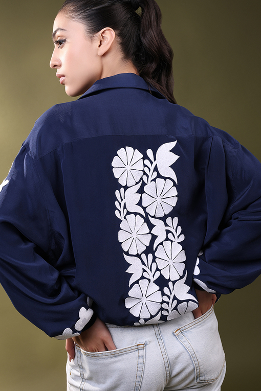 Veste en soie bleu marine brodée à la main - Olivia Dar